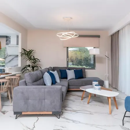 Pachis Escape Aparthotel 4*