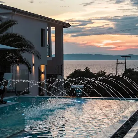 Pachis Escape Aparthotel 4*