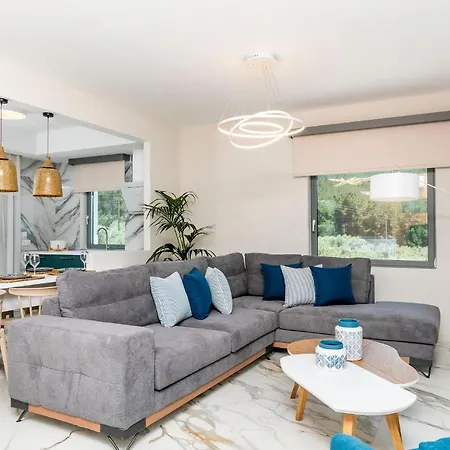 Aparthotel Pachis Escape