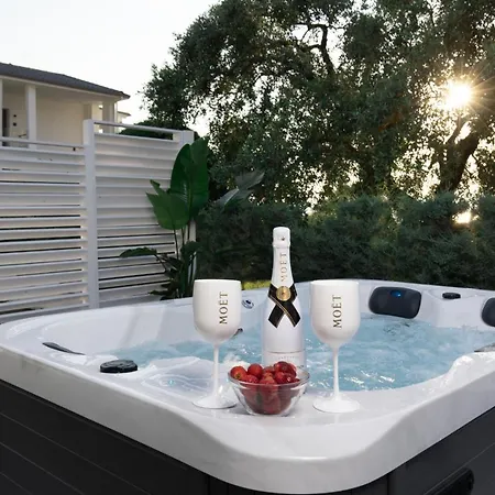 Pachis Escape Aparthotel 4*