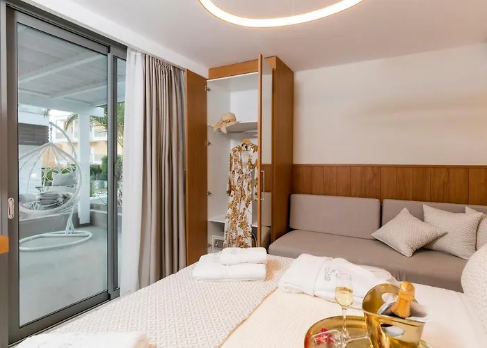 Pachis Escape Lägenhetshotell 4*