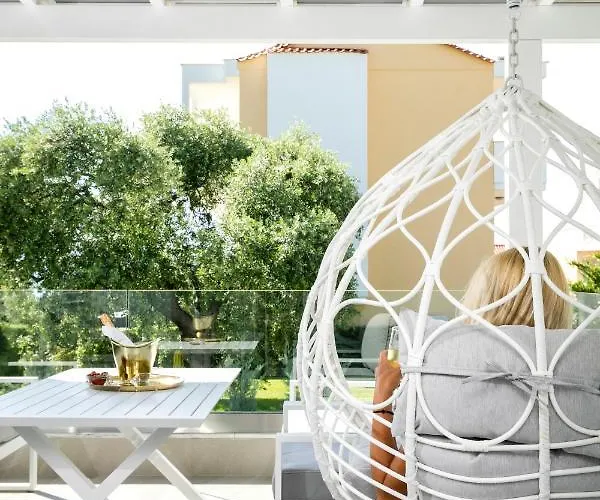 Pachis Escape Lägenhetshotell 4*