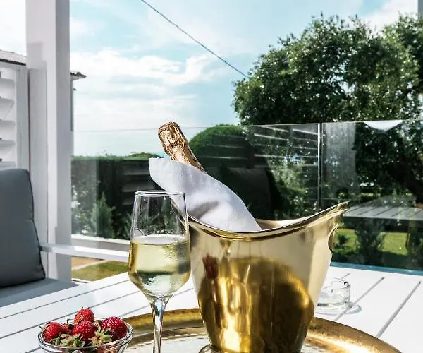 Lägenhetshotell Pachis Escape 4*