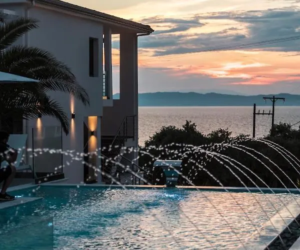 Pachis Escape Lägenhetshotell 4*