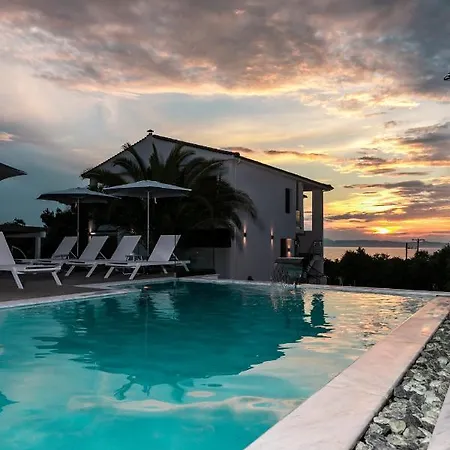 Aparthotel Pachis Escape